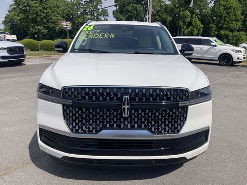 New 2026 Lincoln Navigator L Premier AWD/4WD image 19