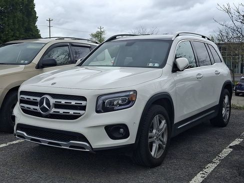 Used 2023 Mercedes-Benz GLB 250 4MATIC image 3