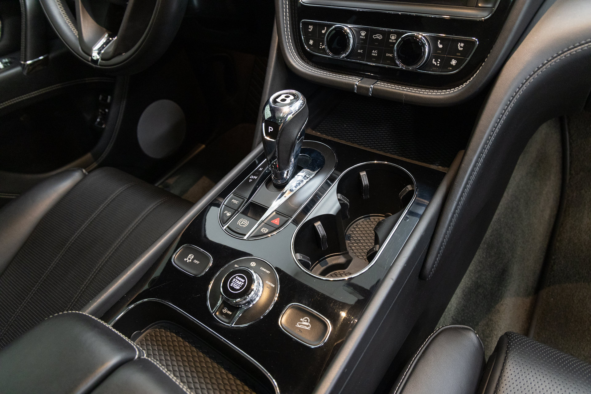 Used 2019 Bentley Bentayga AWD/4WD image 24