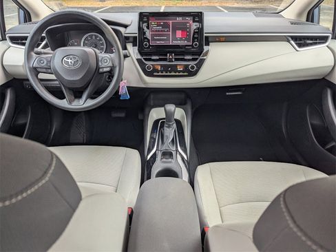Certified 2021 Toyota Corolla LE image 5