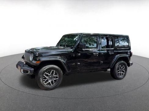 Used 2025 Jeep Wrangler Unlimited Sahara AWD/4WD image 7