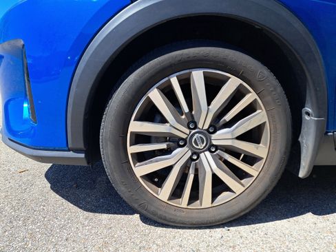 Used 2021 Nissan Kicks SV image 6