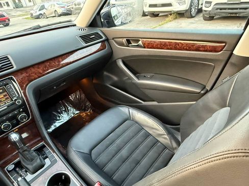 Used 2013 Volkswagen Passat 2.5 SEL FWD image 40