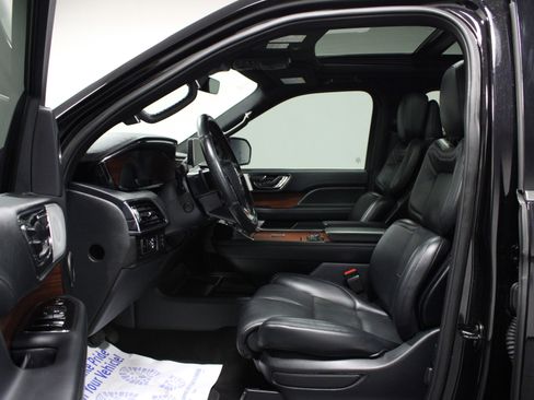 Used 2024 Lincoln Navigator L Reserve AWD/4WD image 12