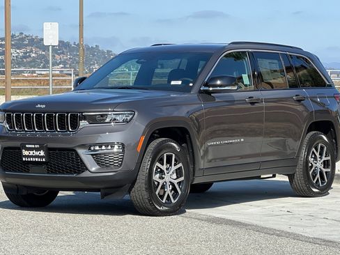 New 2025 Jeep Grand Cherokee Limited image 8
