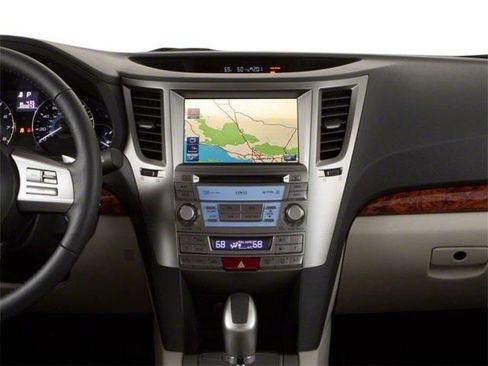 Used 2010 Subaru Outback 2.5i AWD/4WD image 17