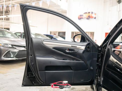 Used 2016 Lexus LS 460 AWD w/ F Sport Package image 45