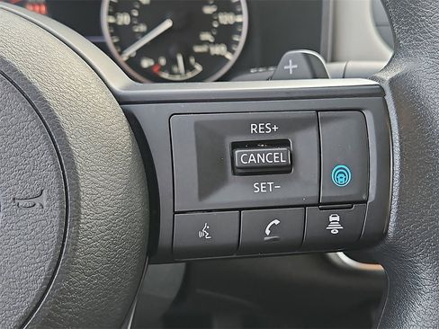 Certified 2024 Nissan Rogue SV image 21