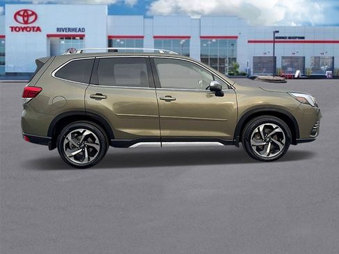 Used 2022 Subaru Forester Touring image 3