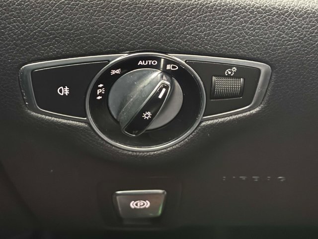 Used 2019 Mercedes-Benz E 450 4MATIC Wagon w/ Driver Assistance Package image 47