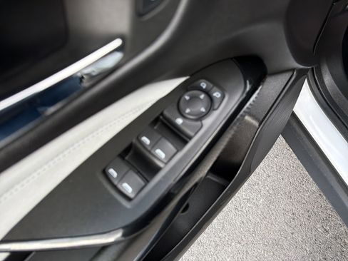 Used 2025 Chevrolet Trax LT image 16