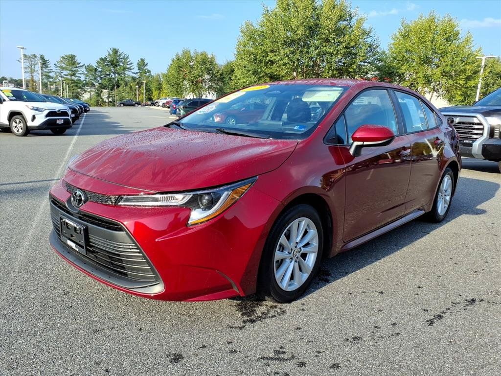 Used 2026 Toyota Corolla LE w/ LE Premium Package FWD image 14