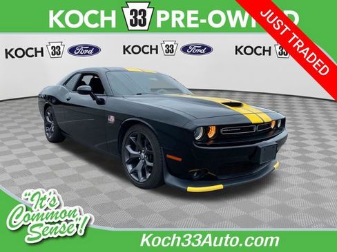 Used 2019 Dodge Challenger R/T RWD image 1