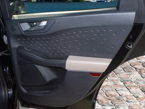 Used 2020 Ford Escape Titanium w/ Titanium Premium Package 2.0 image 31