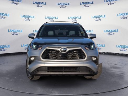 Used 2024 Toyota Highlander XLE image 12