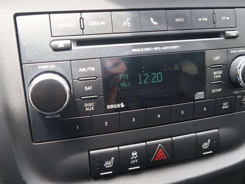 Used 2014 Dodge Avenger SXT FWD image 35