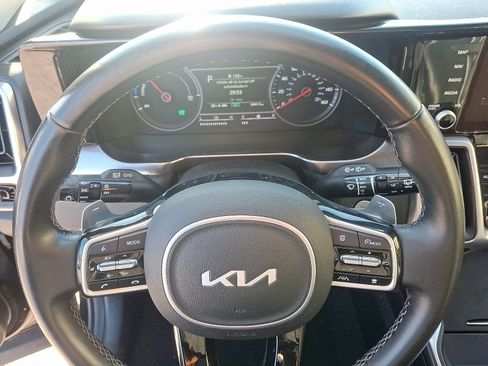 Certified 2022 Kia Sorento EX w/ Panoramic Sunroof Package image 20