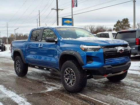 Used 2024 Chevrolet Colorado ZR2 image 3