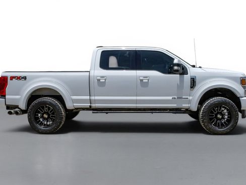 Used 2022 Ford F250 Lariat w/ Lariat Value Package AWD/4WD image 6
