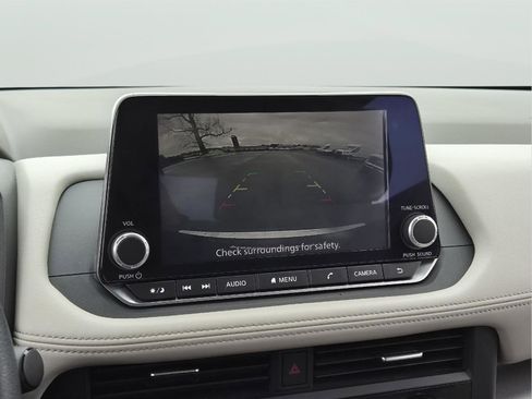 Used 2023 Nissan Rogue SV image 23