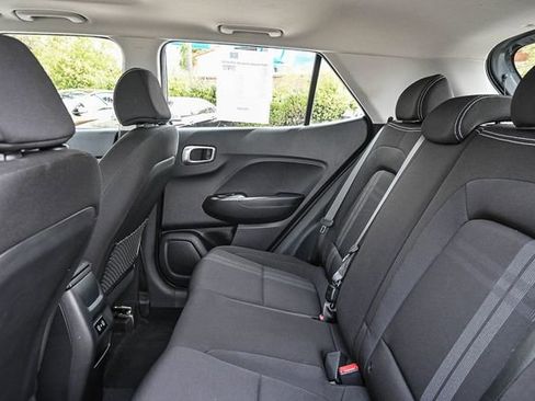 Certified 2025 Hyundai Venue SEL FWD image 17