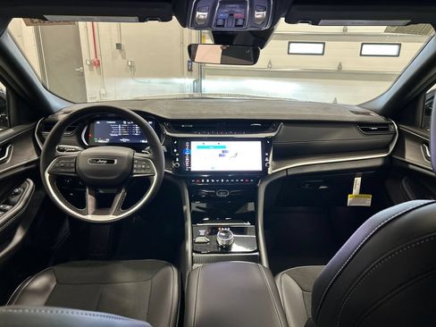 New 2026 Jeep Grand Cherokee L 4WD image 29