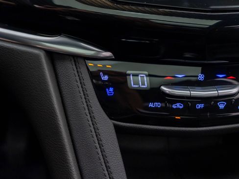 Certified 2025 Cadillac XT6 Premium Luxury w/ Platinum Package AWD/4WD image 28