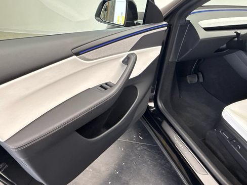 Used 2026 Tesla Model Y AWD image 16