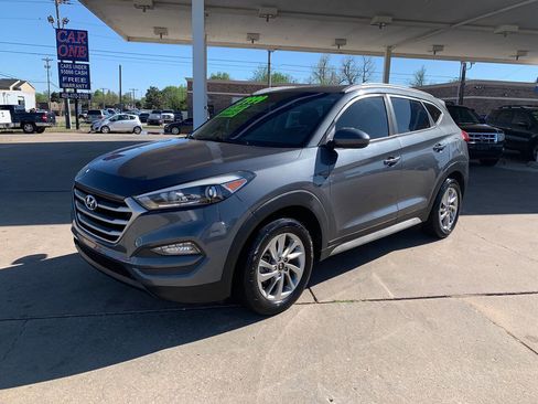 Used 2018 Hyundai Tucson SEL image 3
