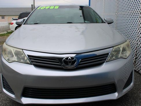 Used 2013 Toyota Camry L image 4