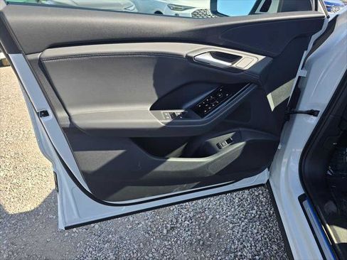 New 2025 Audi Q6 e-tron Premium image 24