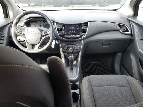 Certified 2022 Chevrolet Trax LS w/ Tint and Cruise Package image 19