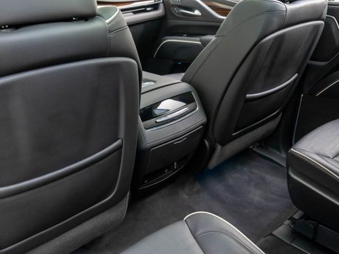 Certified 2023 Cadillac Escalade ESV Premium Luxury image 19