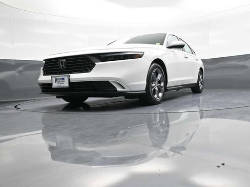Used 2024 Honda Accord EX image 25