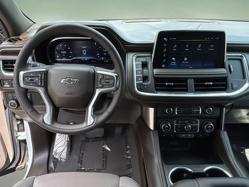 Used 2023 Chevrolet Tahoe Z71 w/ Luxury Package AWD/4WD image 10