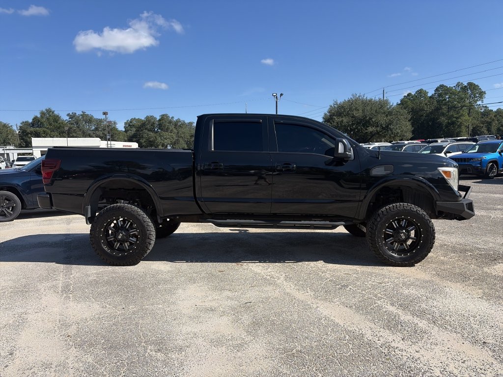 Used 2017 Nissan Titan PRO-4X w/ Pro-4x Convenience Package AWD/4WD image 7