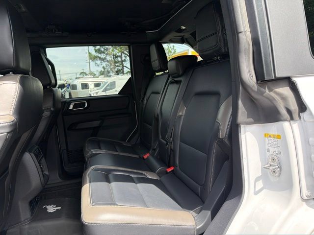 Used 2025 Ford Bronco Outer Banks AWD/4WD image 13