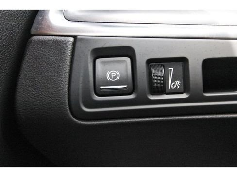 Used 2025 Cadillac XT5 Luxury FWD image 21