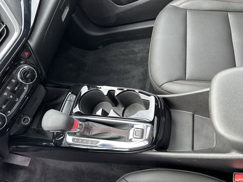 Used 2024 Chevrolet Trax RS w/ Sunroof Package image 30