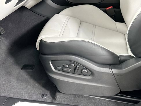 Certified 2025 Porsche Cayenne E-Hybrid AWD/4WD image 34