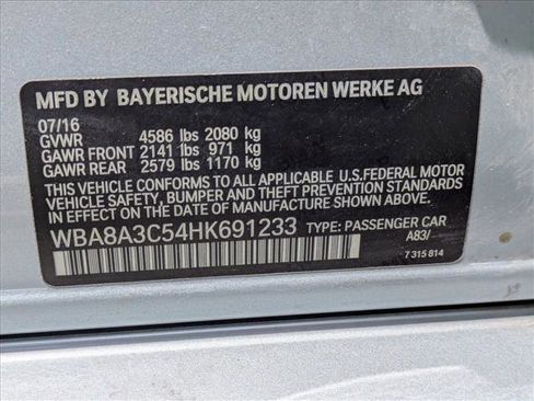 Used 2017 BMW 320i xDrive Sedan AWD/4WD image 25
