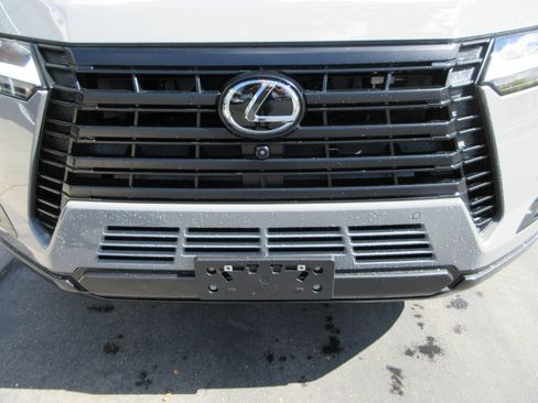 Used 2026 Lexus GX 550 w/ Accessory Package (2T) AWD/4WD image 15