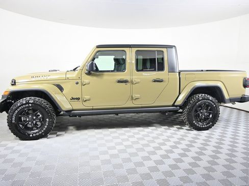 New 2025 Jeep Gladiator Willys image 2