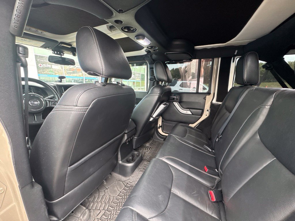 Used 2016 Jeep Wrangler Unlimited Rubicon w/ Connectivity Group AWD/4WD image 20