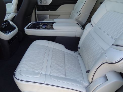 Used 2023 Lincoln Navigator L Black Label image 12