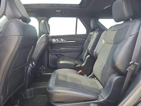Used 2026 Ford Explorer ST AWD/4WD image 18