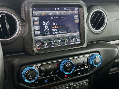 Used 2023 Jeep Wrangler Sahara w/ Cold Weather Group image 21