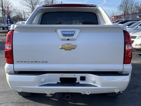 Used 2012 Chevrolet Avalanche LTZ image 4