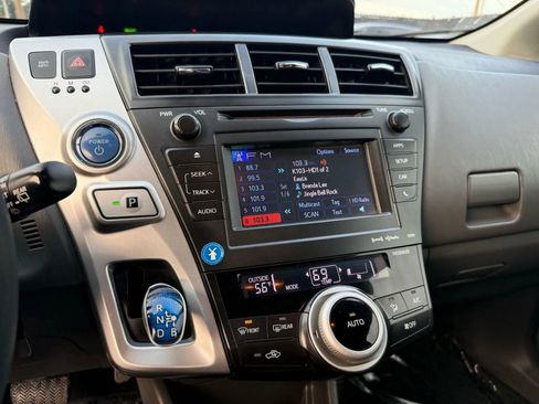 Used 2012 Toyota Prius V Three image 20