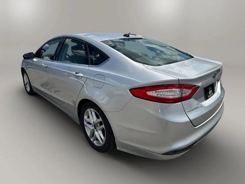 Used 2016 Ford Fusion SE FWD image 9